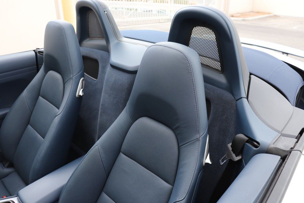 Photo 18 of this PORSCHE BOXSTER