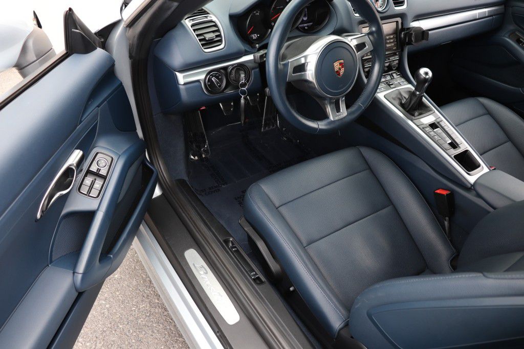 Photo 22 of this PORSCHE BOXSTER