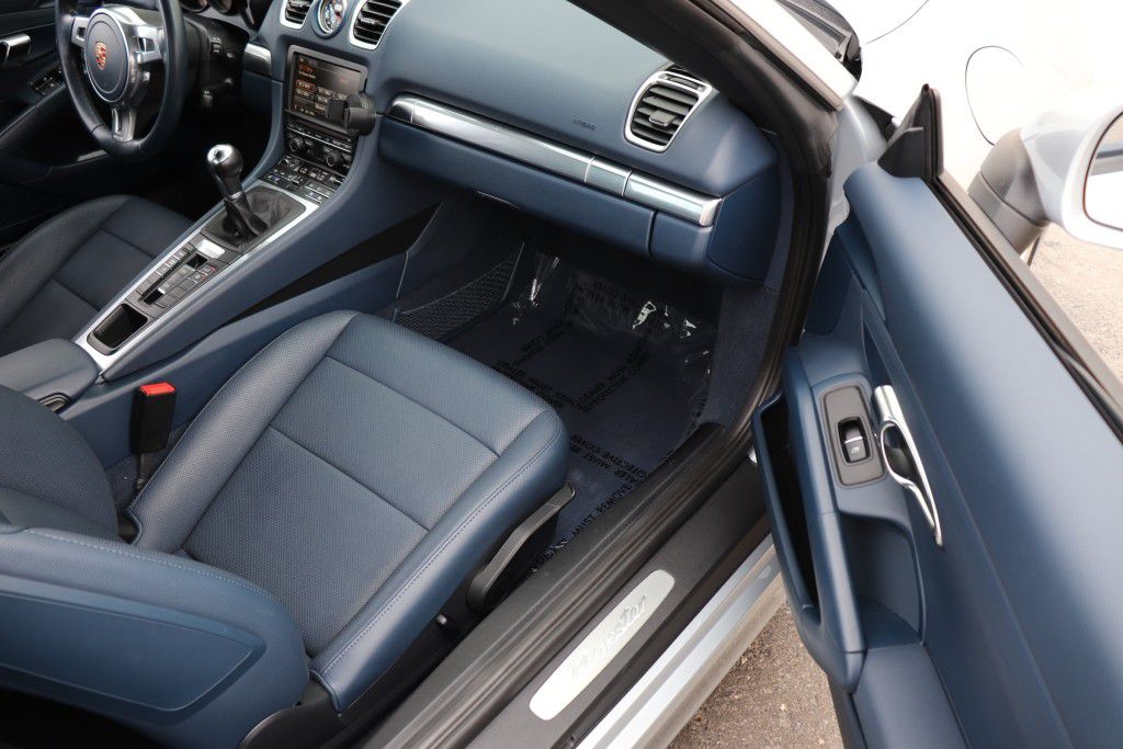 Photo 33 of this PORSCHE BOXSTER