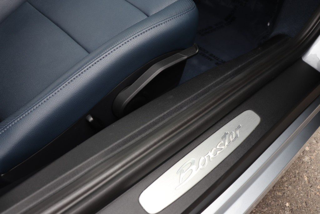 Photo 34 of this PORSCHE BOXSTER