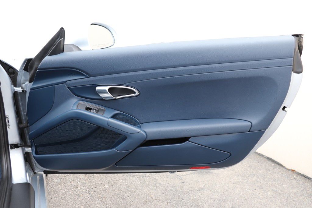 Photo 40 of this PORSCHE BOXSTER