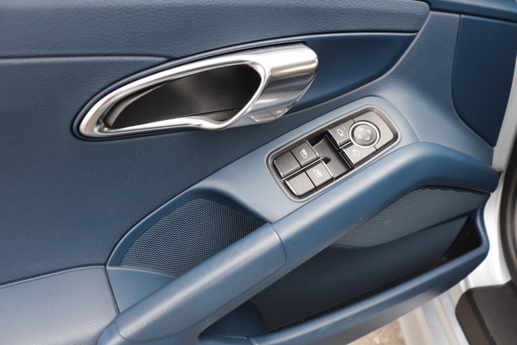 Photo 43 of this PORSCHE BOXSTER