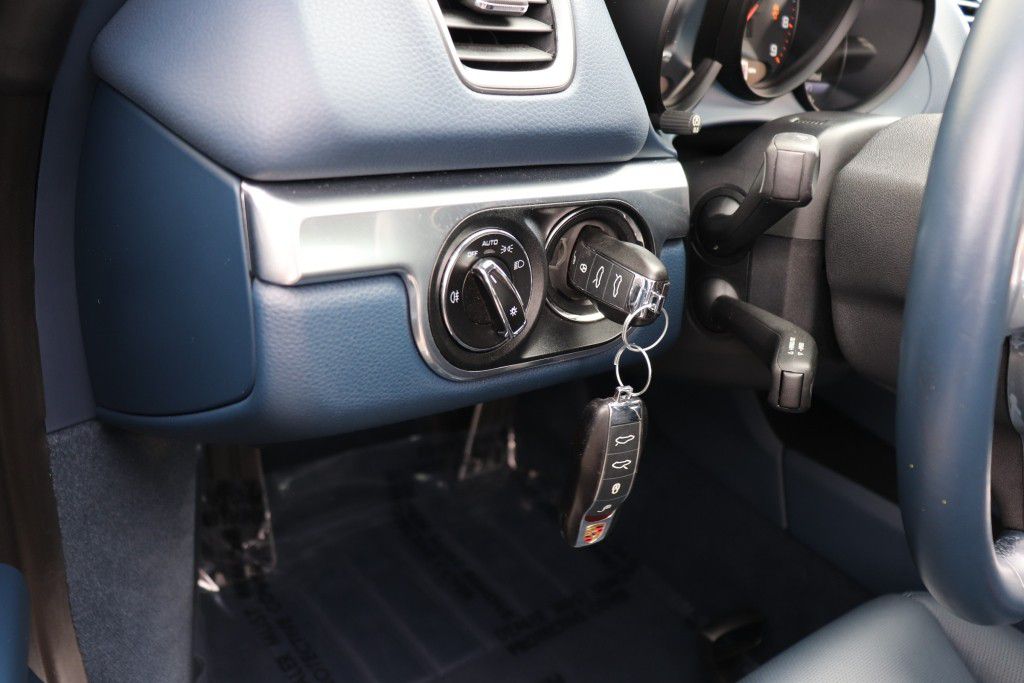 Photo 44 of this PORSCHE BOXSTER