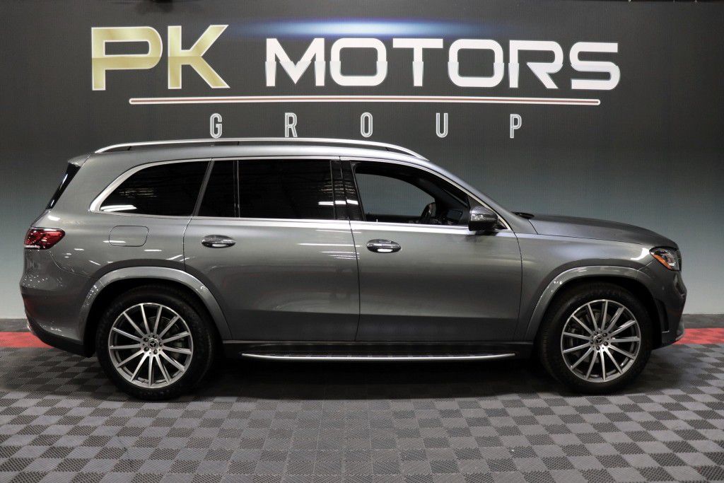 Photo 10 of this MERCEDES-BENZ GLS 580 4MATIC