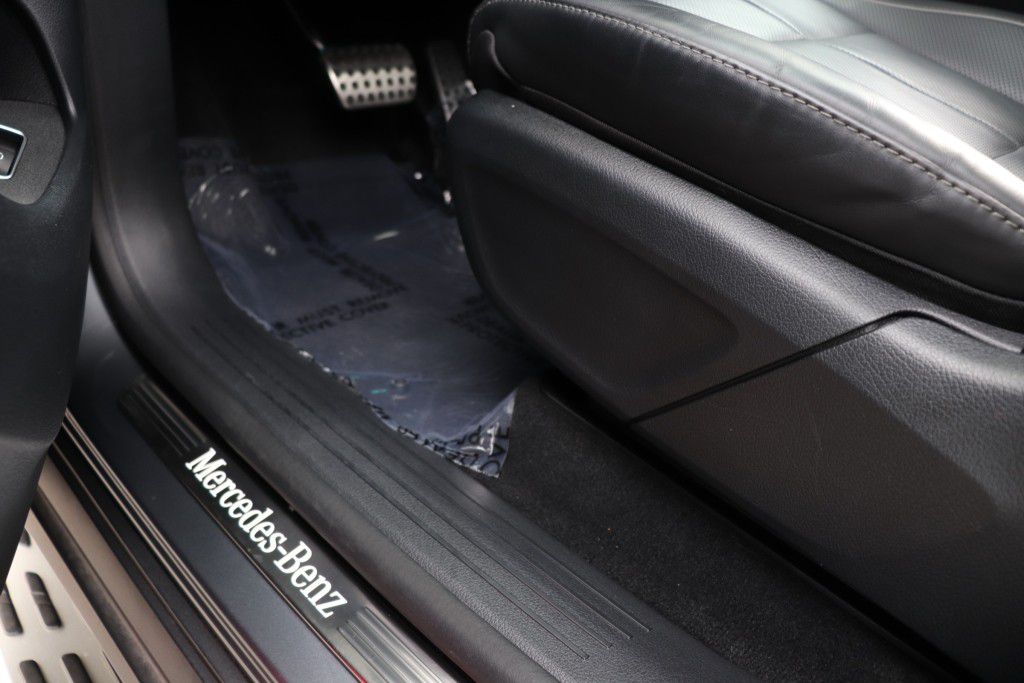 Photo 17 of this MERCEDES-BENZ GLS 580 4MATIC