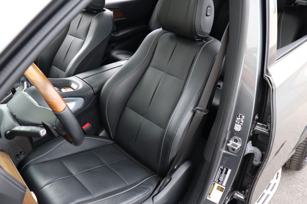 Photo 19 of this MERCEDES-BENZ GLS 580 4MATIC