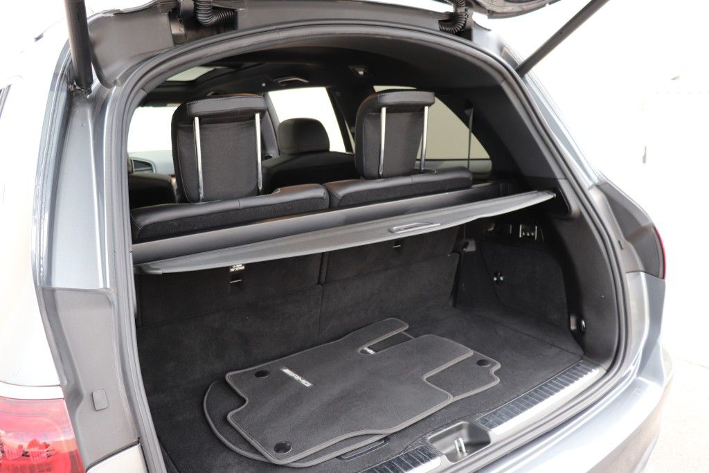 Photo 25 of this MERCEDES-BENZ GLS 580 4MATIC