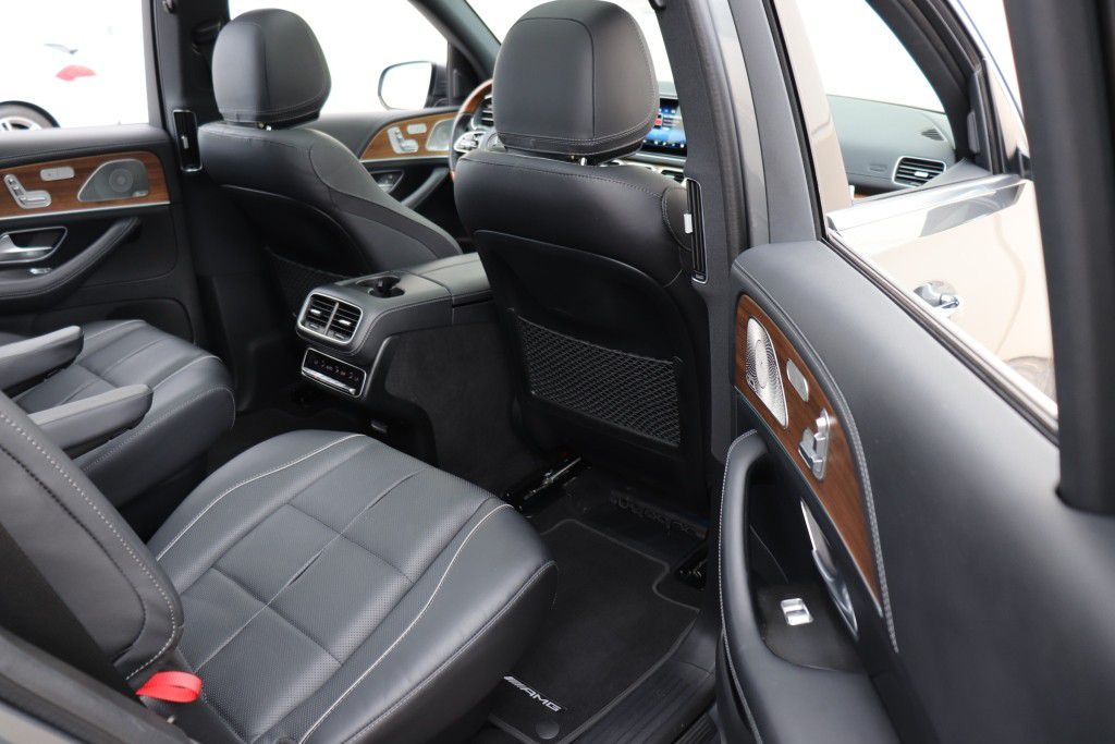 Photo 30 of this MERCEDES-BENZ GLS 580 4MATIC