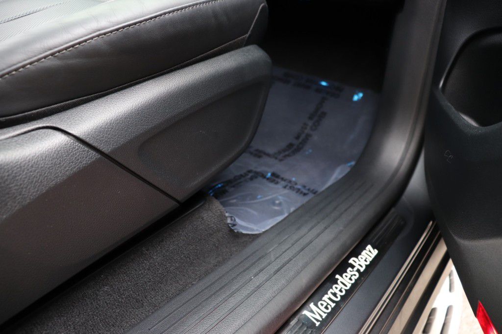Photo 36 of this MERCEDES-BENZ GLS 580 4MATIC