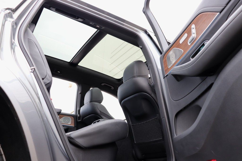 Photo 40 of this MERCEDES-BENZ GLS 580 4MATIC