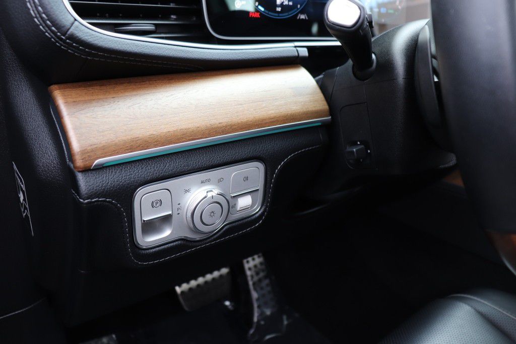 Photo 44 of this MERCEDES-BENZ GLS 580 4MATIC