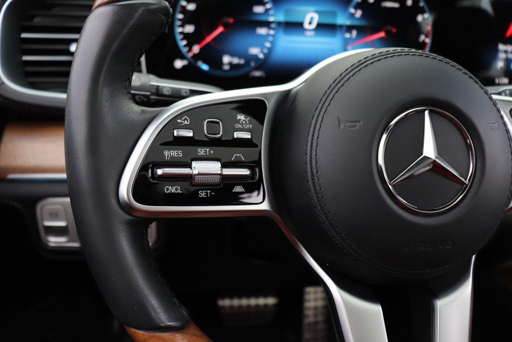 Photo 45 of this MERCEDES-BENZ GLS 580 4MATIC