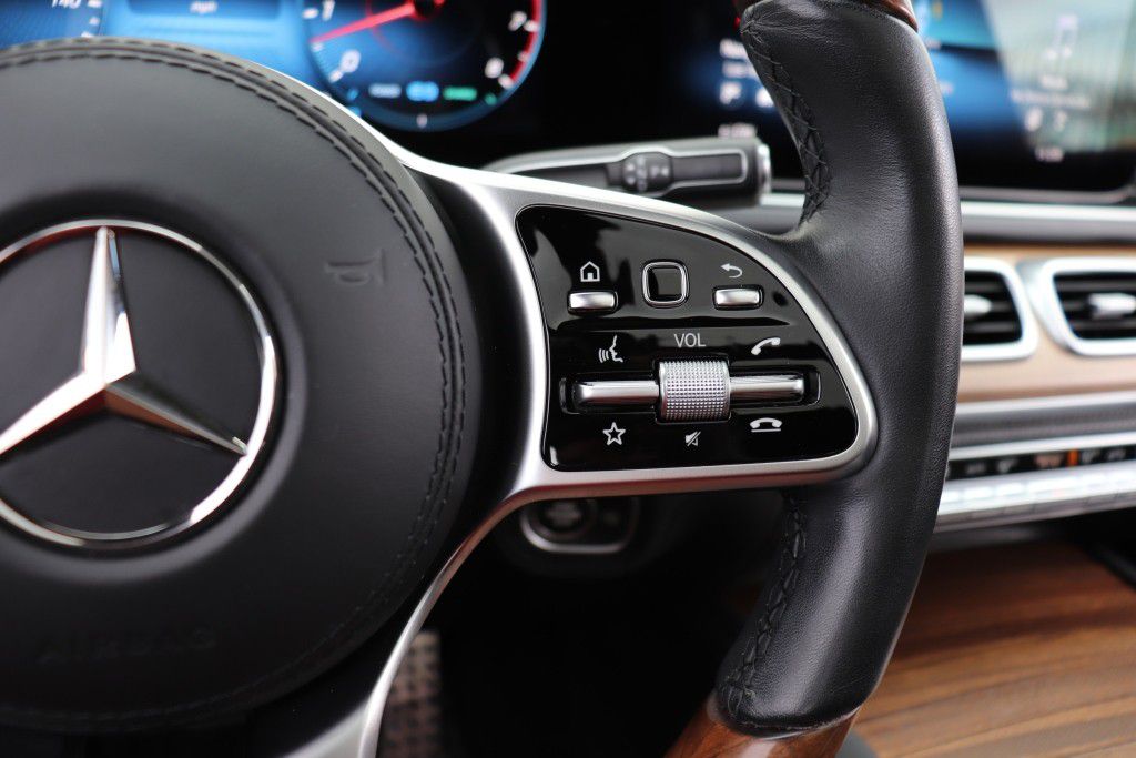 Photo 47 of this MERCEDES-BENZ GLS 580 4MATIC