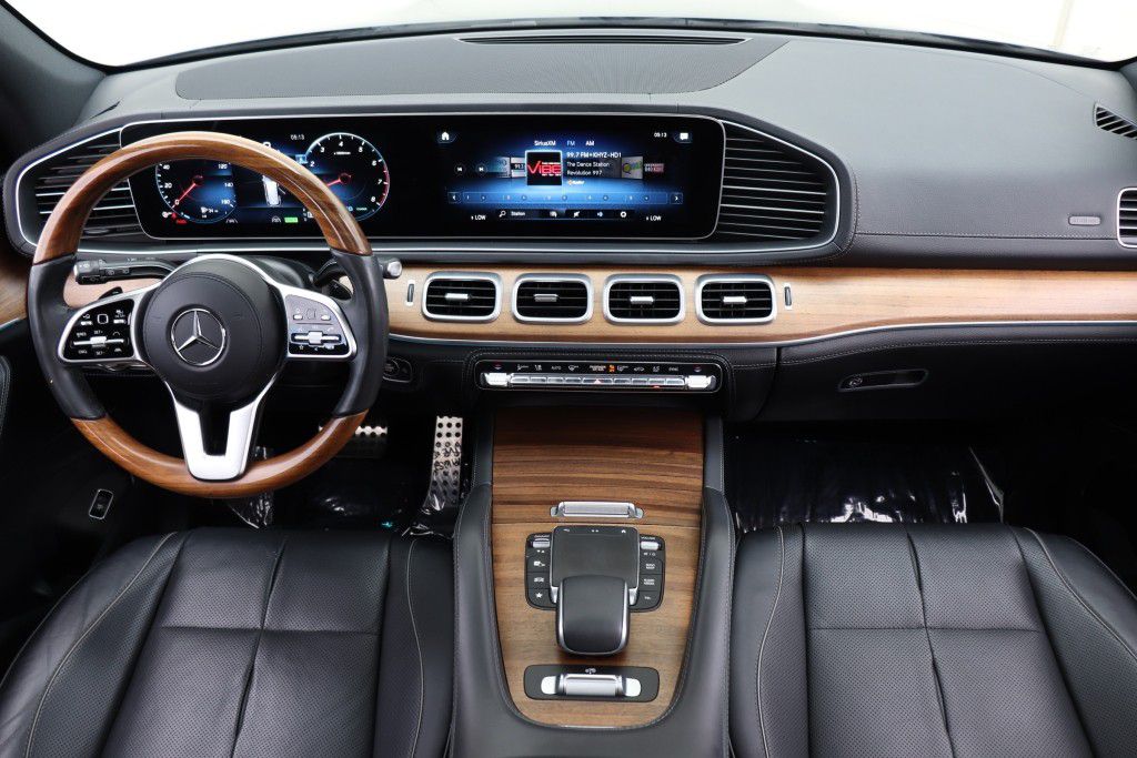 Photo 50 of this MERCEDES-BENZ GLS 580 4MATIC