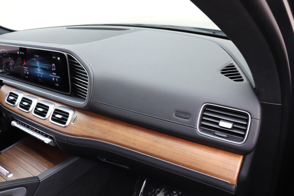 Photo 56 of this MERCEDES-BENZ GLS 580 4MATIC