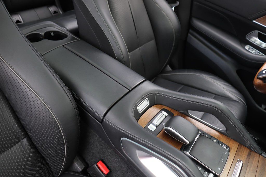 Photo 58 of this MERCEDES-BENZ GLS 580 4MATIC