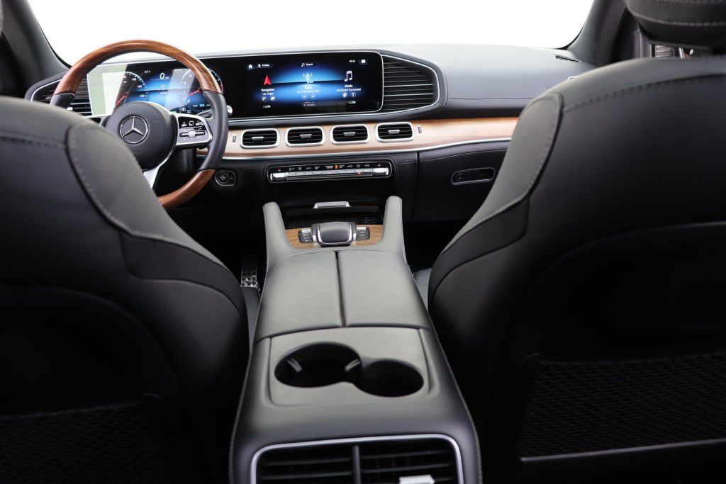 Photo 74 of this MERCEDES-BENZ GLS 580 4MATIC