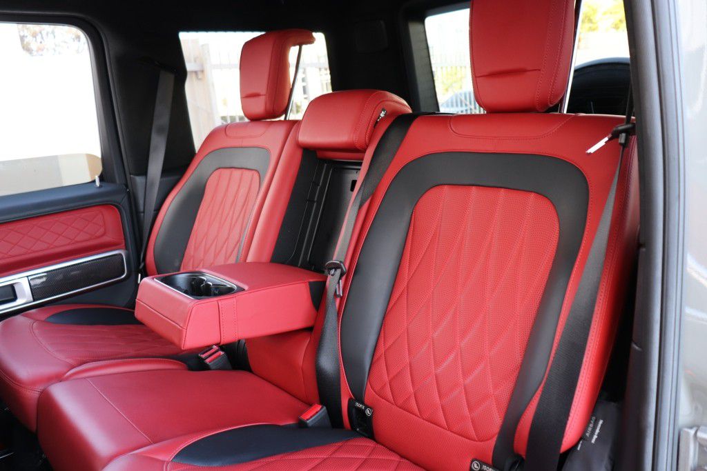 Photo 22 of this MERCEDES-BENZ G-CLASS G63 AMG