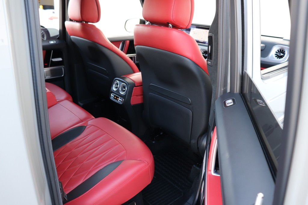 Photo 28 of this MERCEDES-BENZ G-CLASS G63 AMG