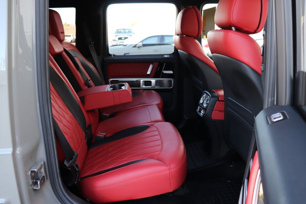 Photo 29 of this MERCEDES-BENZ G-CLASS G63 AMG