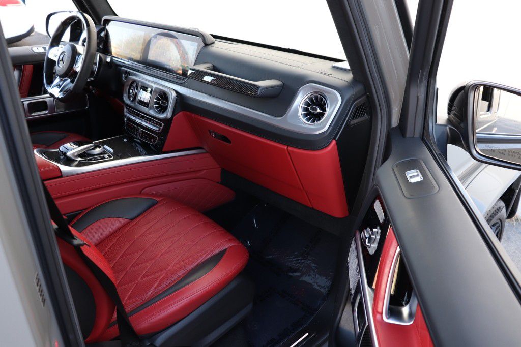 Photo 31 of this MERCEDES-BENZ G-CLASS G63 AMG