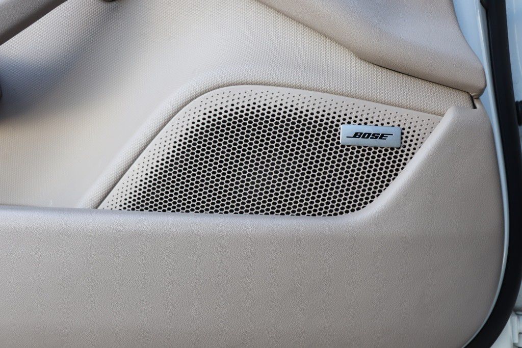 Photo 57 of this PORSCHE TAYCAN 4S