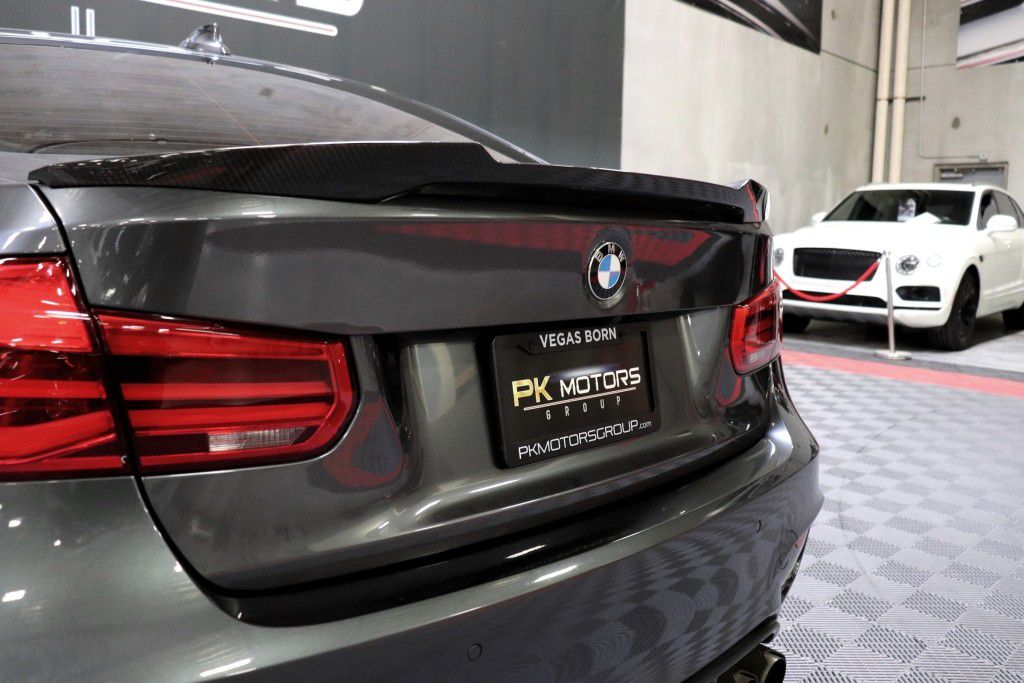 Photo 6 of this BMW M3 COUPE