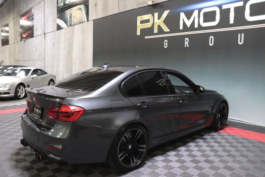 Photo 9 of this BMW M3 COUPE