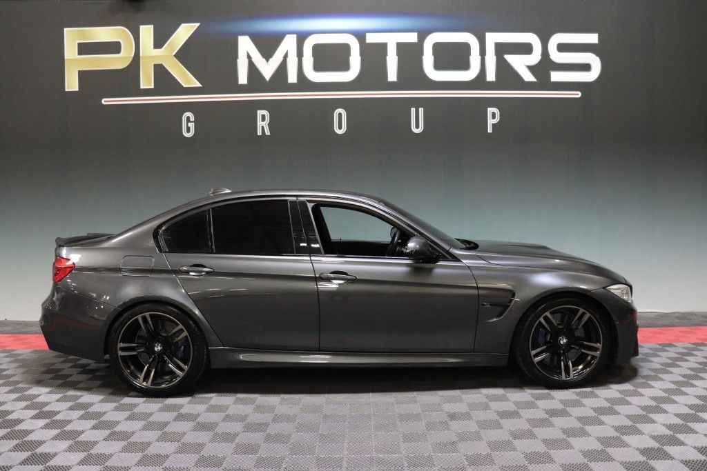 Photo 10 of this BMW M3 COUPE