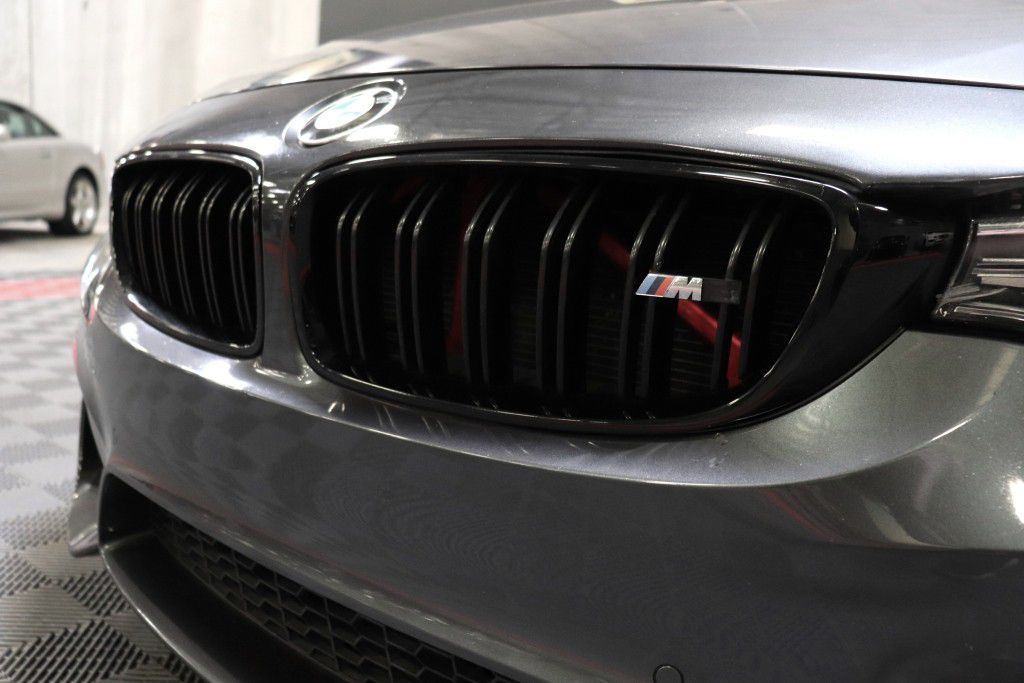 Photo 14 of this BMW M3 COUPE