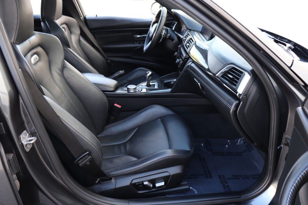Photo 31 of this BMW M3 COUPE