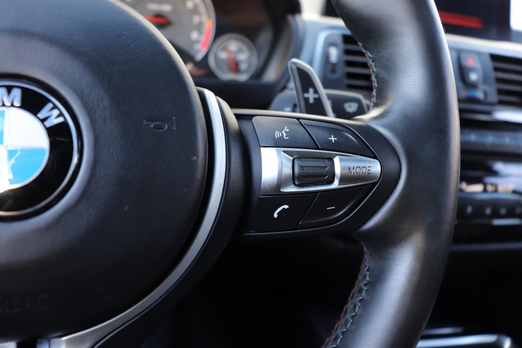 Photo 40 of this BMW M3 COUPE