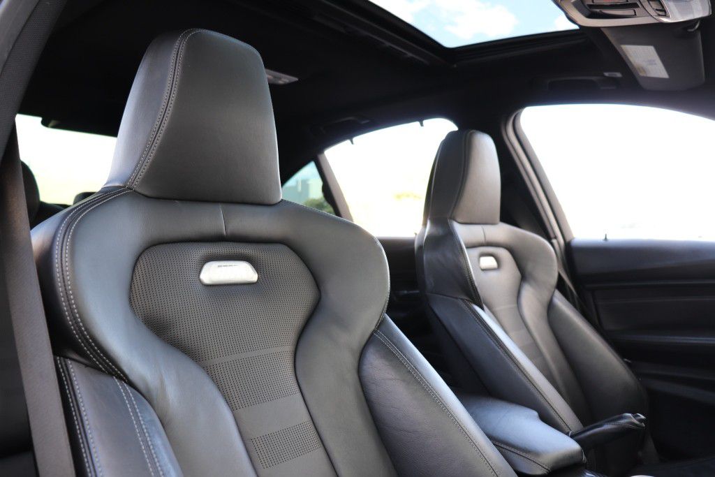 Photo 60 of this BMW M3 COUPE