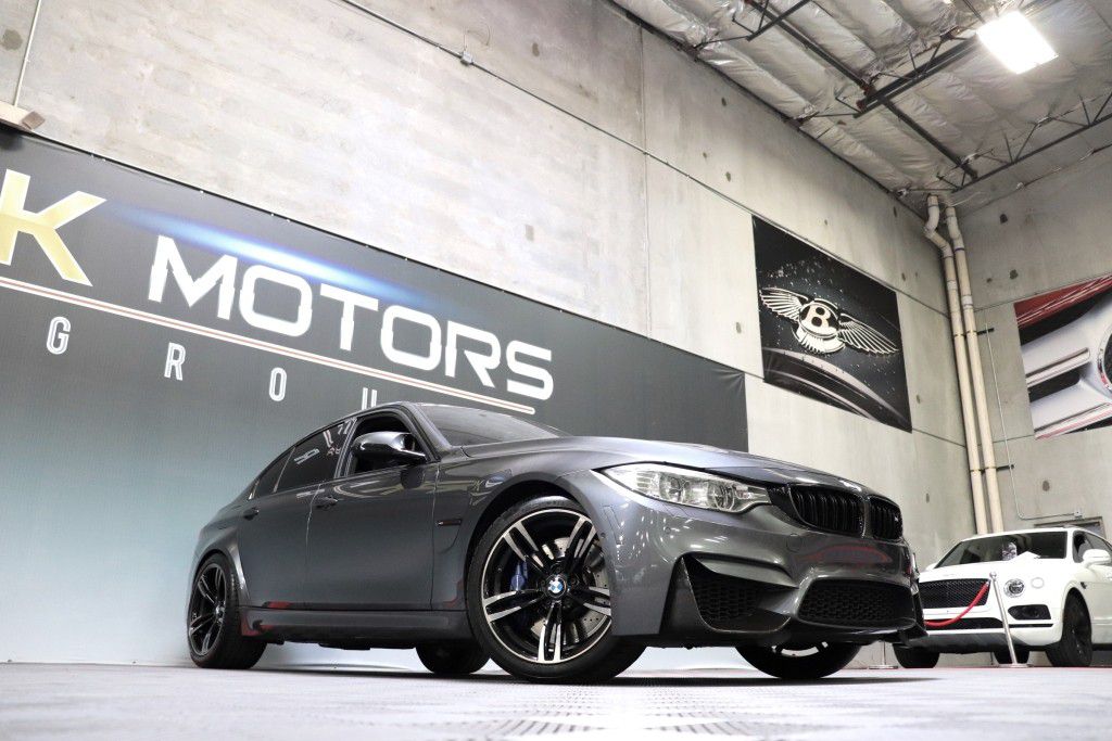 Photo 70 of this BMW M3 COUPE