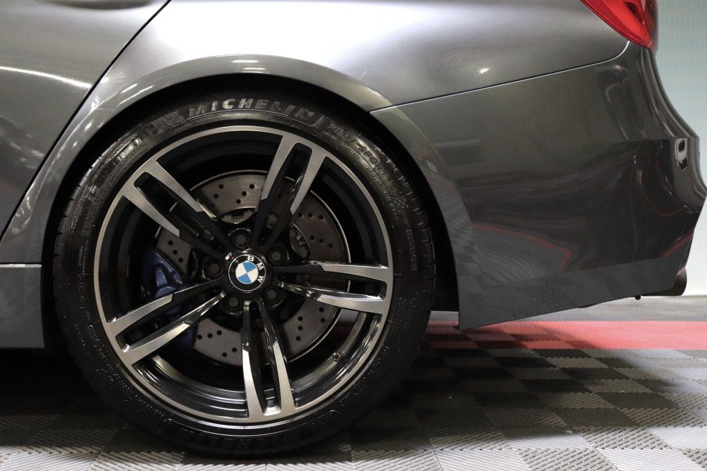 Photo 75 of this BMW M3 COUPE