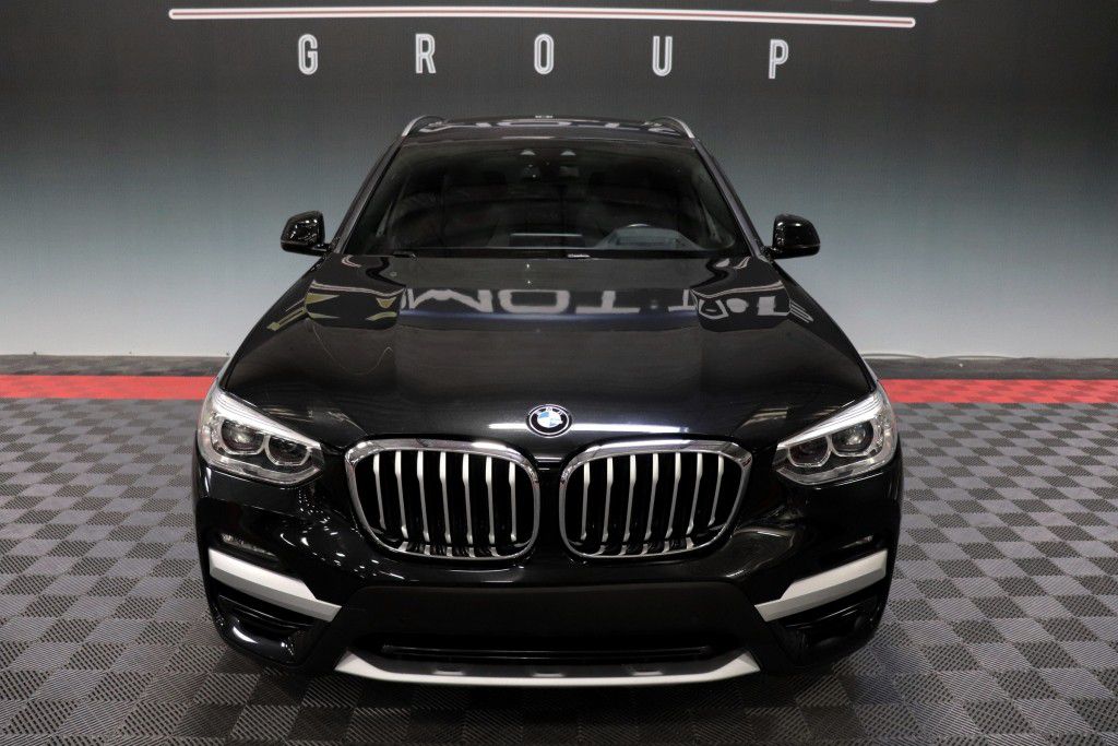 Photo 12 of this BMW X3 XDRIVE30E