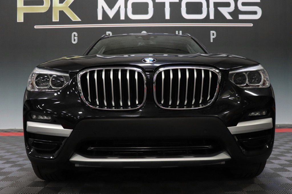 Photo 13 of this BMW X3 XDRIVE30E