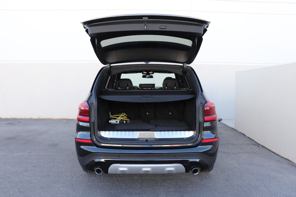 Photo 23 of this BMW X3 XDRIVE30E