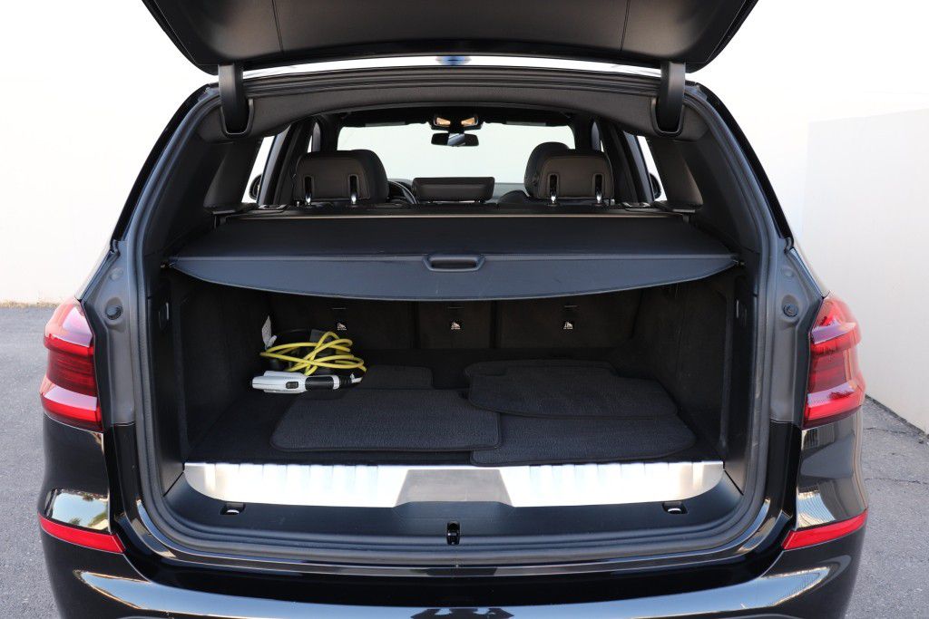 Photo 25 of this BMW X3 XDRIVE30E