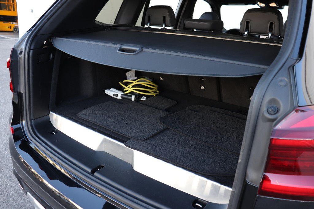 Photo 27 of this BMW X3 XDRIVE30E