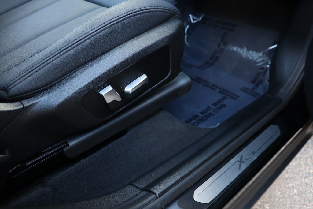 Photo 34 of this BMW X3 XDRIVE30E