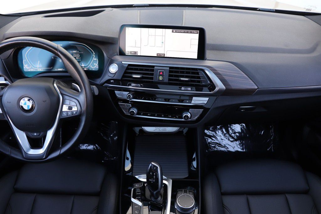 Photo 47 of this BMW X3 XDRIVE30E