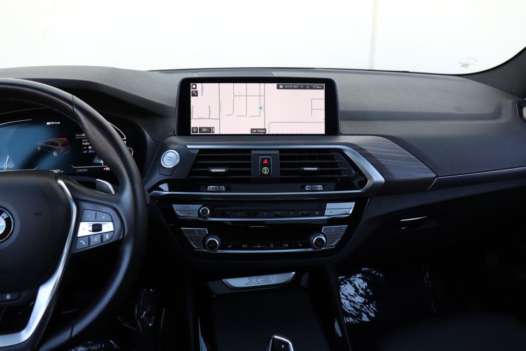 Photo 48 of this BMW X3 XDRIVE30E