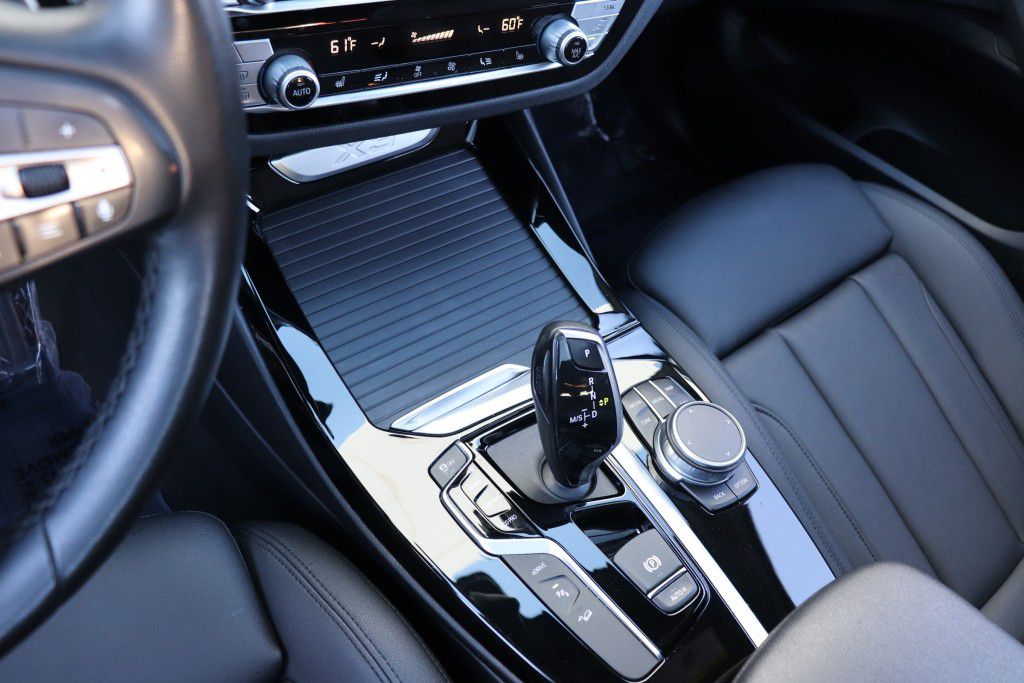 Photo 58 of this BMW X3 XDRIVE30E