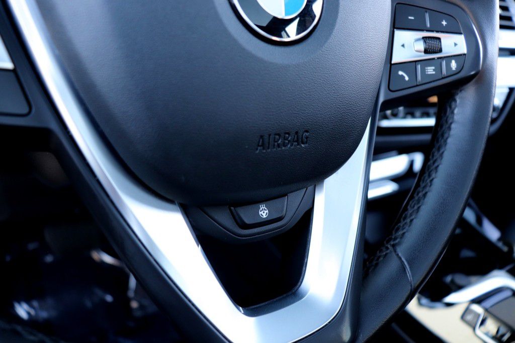 Photo 61 of this BMW X3 XDRIVE30E