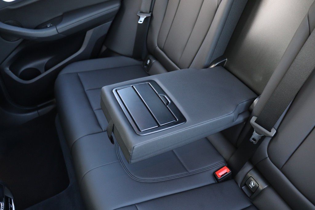 Photo 66 of this BMW X3 XDRIVE30E