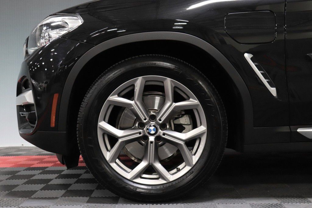 Photo 77 of this BMW X3 XDRIVE30E