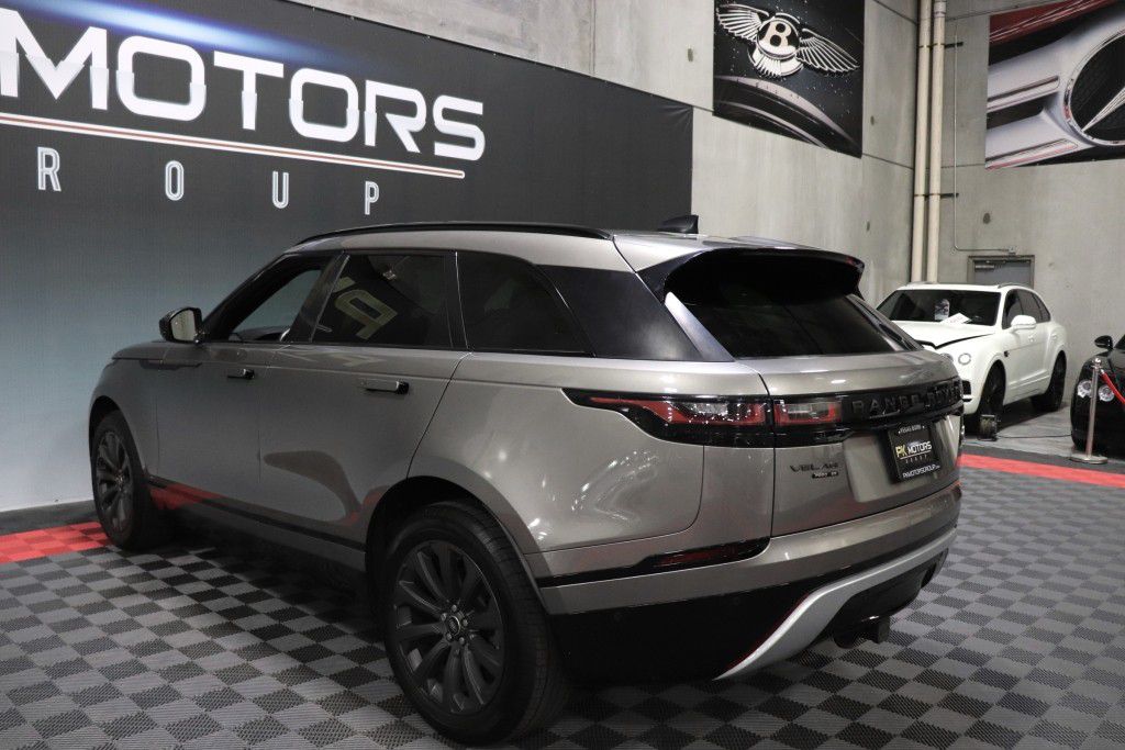 Photo 4 of this LAND ROVER RANGE ROVER VEL