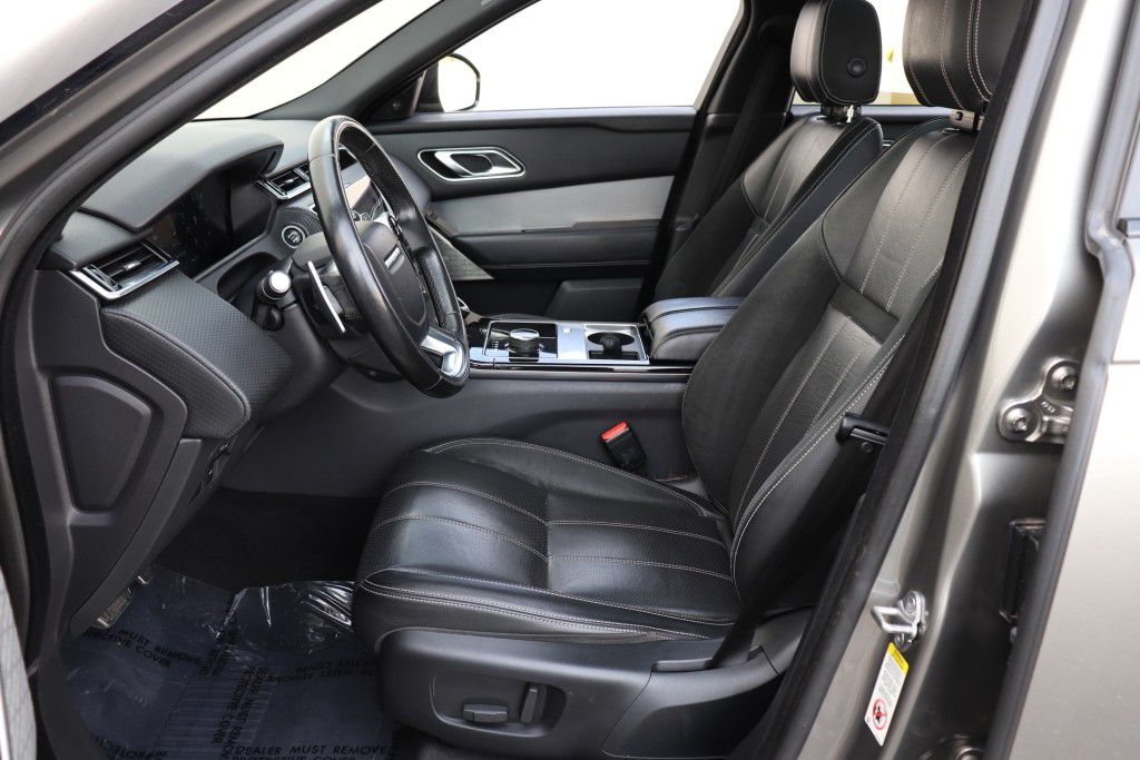 Photo 18 of this LAND ROVER RANGE ROVER VEL