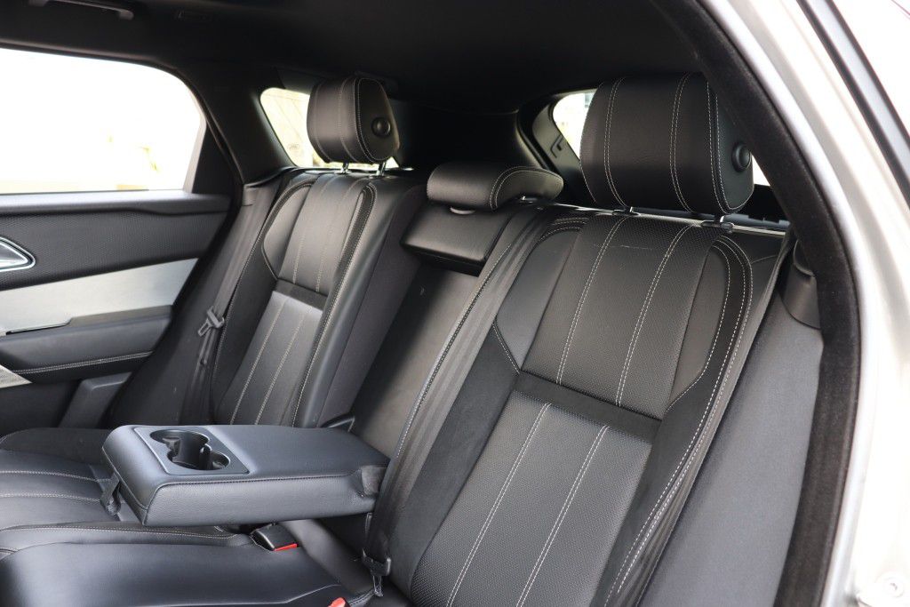 Photo 22 of this LAND ROVER RANGE ROVER VEL
